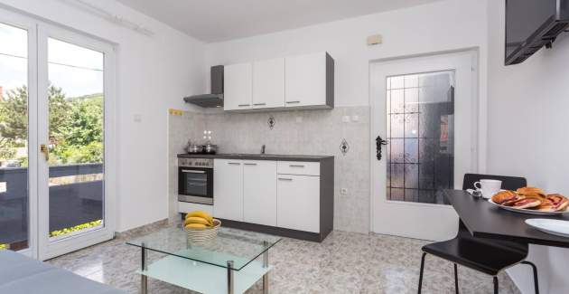 Apartment Berisha 2 Nr.1 – mit Balkon