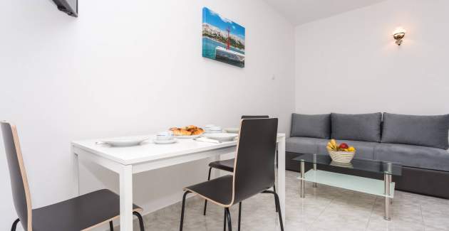 Apartment Berisha 2 Nr.2 - mit Balkon