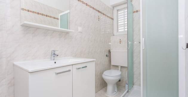 Apartment Berisha 2 Nr.2 - mit Balkon