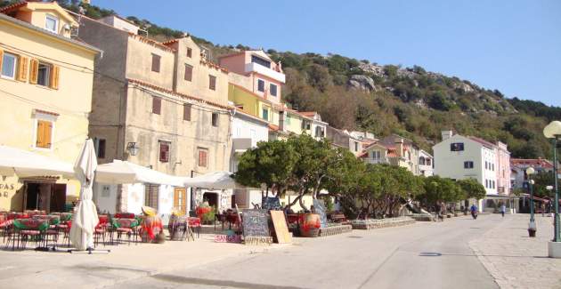 Charming Apartment Brnic No. 6 - with Balcony and Sea View