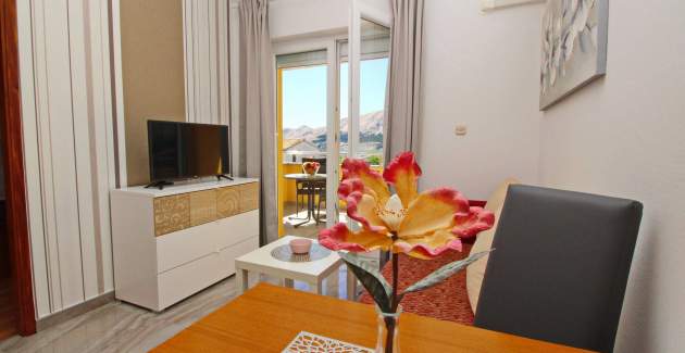 Charmantes Apartment Brnić Nr.7 - mit Balkon und Meerblick