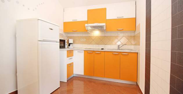 Apartment Brnic Nar. brdo - mit Balkon, 350 m vom Strand entfernt