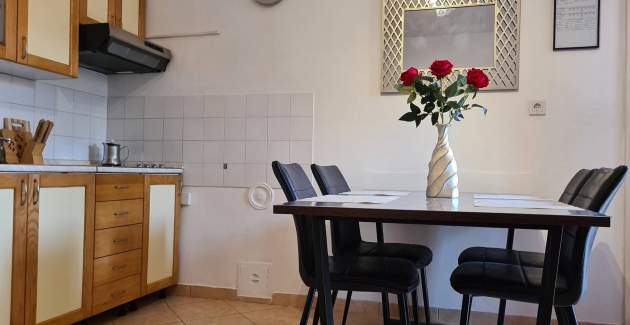 Apartment Bugi PRIZ - im Erdgeschoss, mit Terrasse