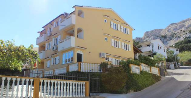 Capic Z4 – Apartment mit Balkon und Parkplatz, 300 m vom Strand entfernt