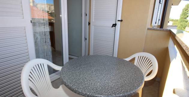 Capic Z4 – Apartment mit Balkon und Parkplatz, 300 m vom Strand entfernt