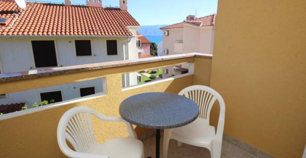 Capic Z4 – Apartment mit Balkon und Parkplatz, 300 m vom Strand entfernt