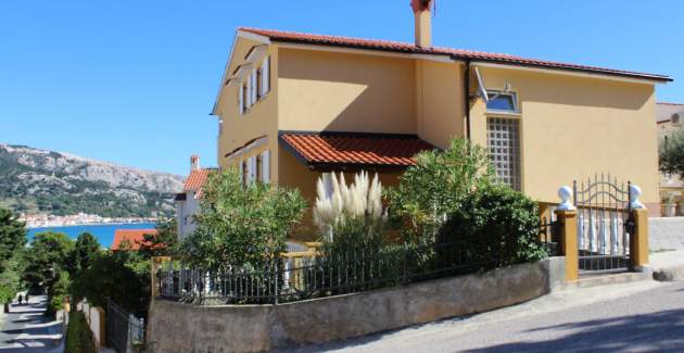 Capic Z1 – Apartment mit Terrasse und Parkplatz, 300 m vom Strand entfernt