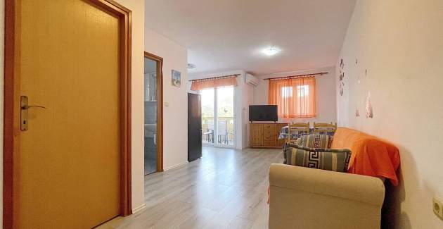 Capic Z5 – Apartment mit Balkon und Parkplatz, 300 m vom Strand entfernt