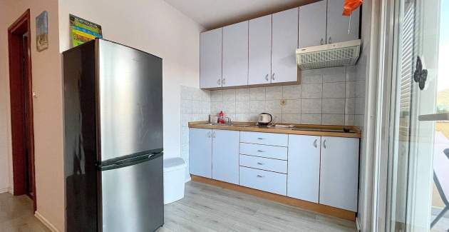 Capic Z5 – Apartment mit Balkon und Parkplatz, 300 m vom Strand entfernt