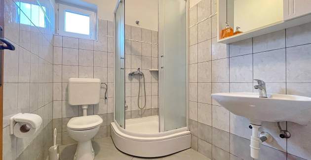 Capic Z7 – Apartment mit Balkon und Parkplatz, 300 m vom Strand entfernt