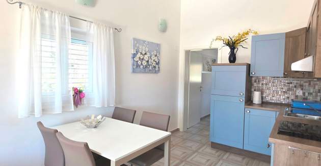 Apartment Cugalj – mit Balkon, im 2. Stock, 300 m vom Strand