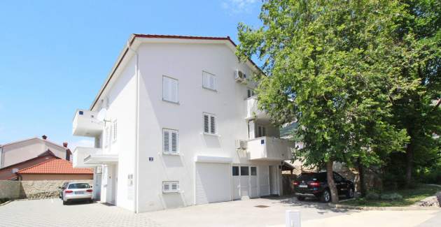 Apartment Cugalj – mit Balkon, im 2. Stock, 300 m vom Strand