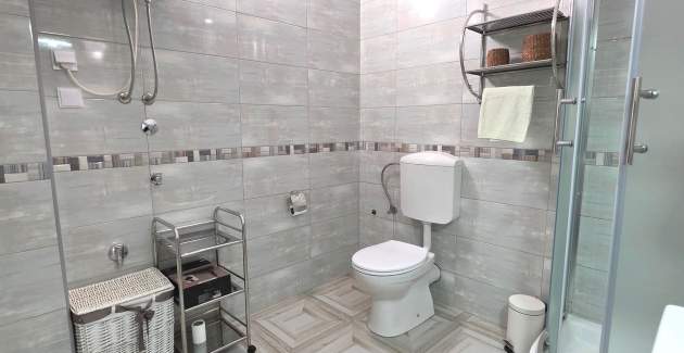 Apartment Cugalj – mit Balkon, im 2. Stock, 300 m vom Strand