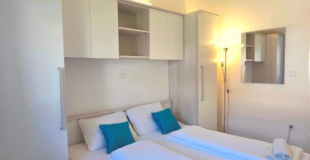 Apartment Cugalj – mit Balkon, im 2. Stock, 300 m vom Strand