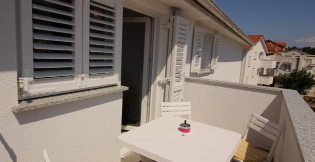Apartment Cugalj – mit Balkon, im 2. Stock, 300 m vom Strand