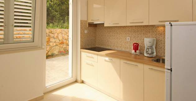 Apartment Vasilic – mit Terrasse, 300 m vom Strand entfernt