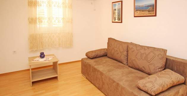 Apartment Vasilic – mit Terrasse, 300 m vom Strand entfernt