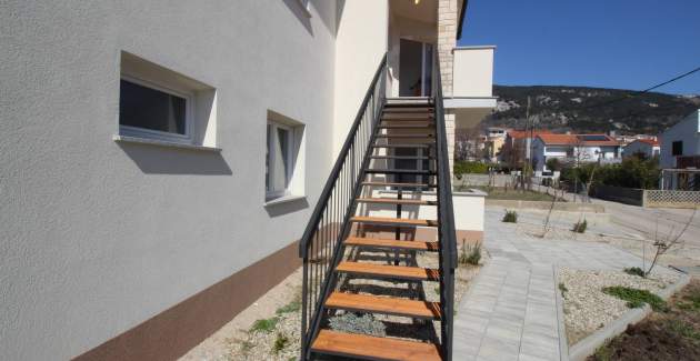 Zimmer Dekanic Nr.3 – mit Minikühlschrank und Balkon