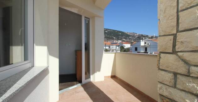 Zimmer Dekanic Nr.3 – mit Minikühlschrank und Balkon