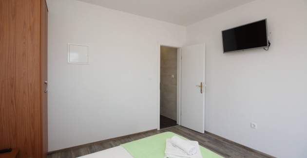 Zimmer Dekanic Nr.3 – mit Minikühlschrank und Balkon
