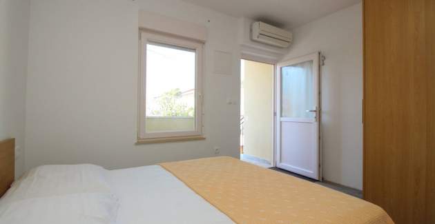Zimmer Dekanic Nr. 4 – mit Minikühlschrank und Balkon