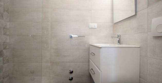 Zimmer Dekanic Nr. 4 – mit Minikühlschrank und Balkon