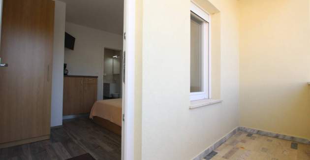 Zimmer Dekanic Nr. 4 – mit Minikühlschrank und Balkon