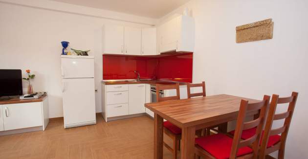 Apartment Dekanic D. – im Erdgeschoss, mit Terrasse