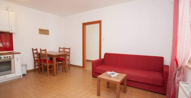 Apartment Dekanic D. – im Erdgeschoss, mit Terrasse