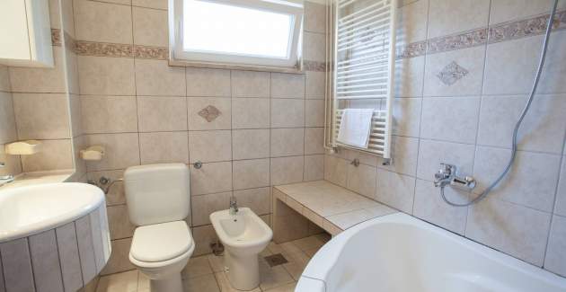 Apartment Dekanic D. – im Erdgeschoss, mit Terrasse