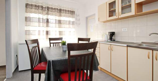 Apartment Mihaela – 350 m vom Strand