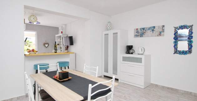 Apartment Fantov Nr.1 – mit Terrasse, 250 m vom Strand
