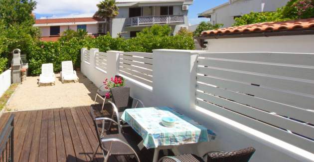 Apartment Fantov Nr.1 – mit Terrasse, 250 m vom Strand