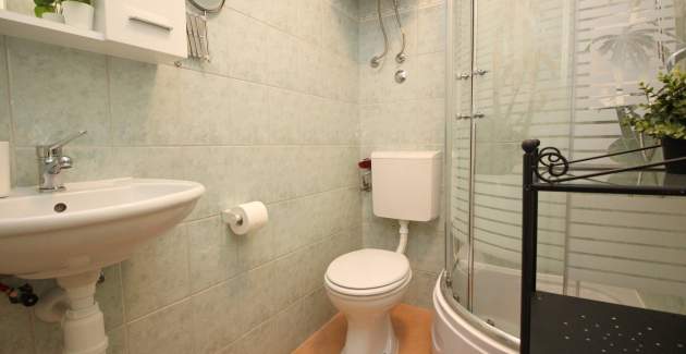 Apartment Fantov Nr.1 – mit Terrasse, 250 m vom Strand