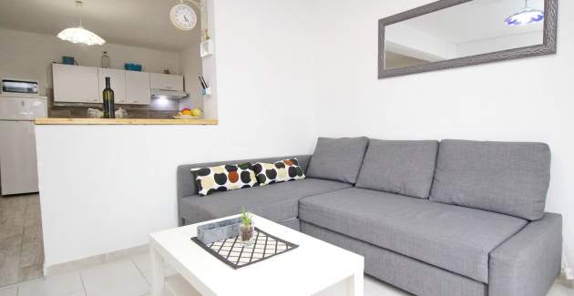 Apartment Fantov Nr.1 – mit Terrasse, 250 m vom Strand