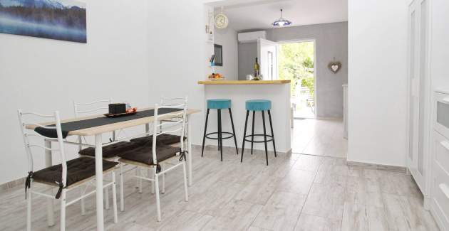 Apartment Fantov Nr.1 – mit Terrasse, 250 m vom Strand