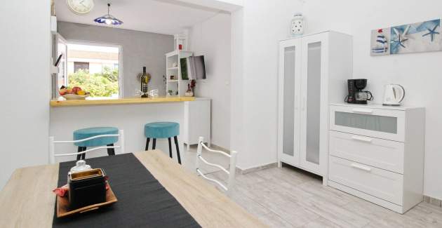 Apartment Fantov Nr.1 – mit Terrasse, 250 m vom Strand