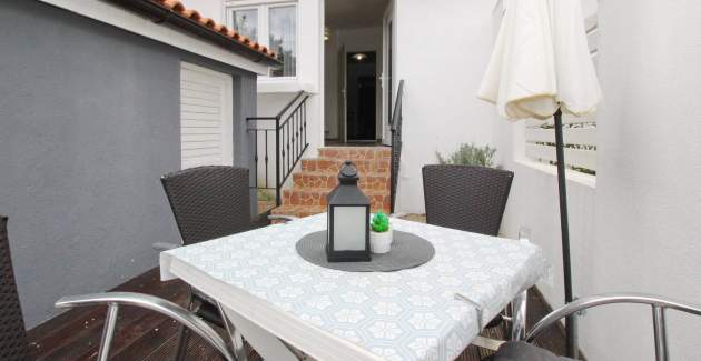 Apartment Fantov Nr.2 – mit Terrasse, 250 m vom Strand