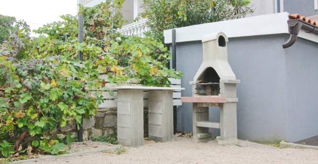 Apartment Fantov Nr.2 – mit Terrasse, 250 m vom Strand
