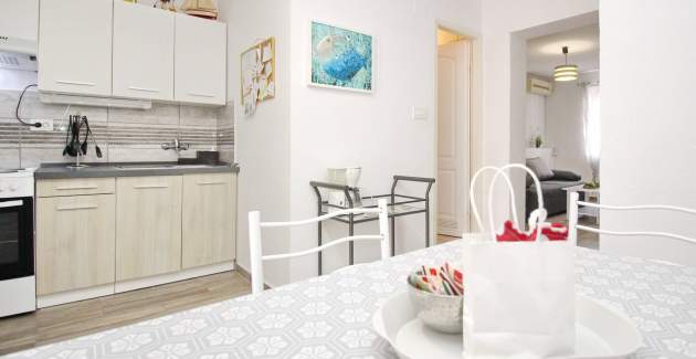 Apartment Fantov Nr.2 – mit Terrasse, 250 m vom Strand