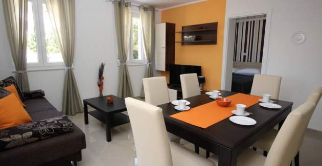 Apartment Gorica 1 No.5 - with Pool, 200 m from the Beach