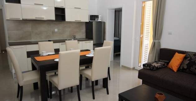 Apartment Gorica 1 No.5 - with Pool, 200 m from the Beach