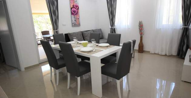Apartment Gorica 1 Nr.8 – mit Pool, 200 m vom Strand entfernt