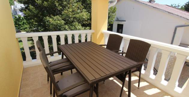 Apartment Gorica 1 Nr.7 – mit Pool, 200 m vom Strand entfernt