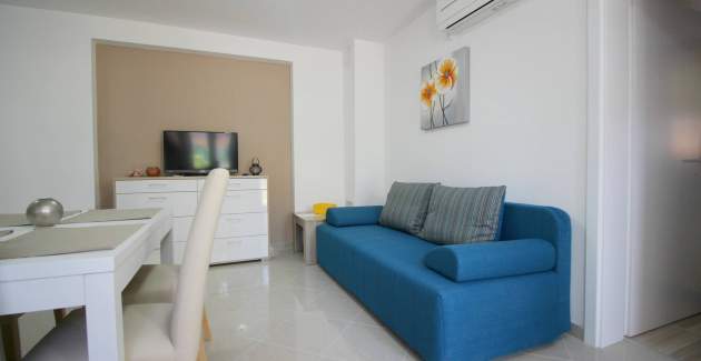 Apartment Gorica 1 Nr.1 – mit Pool, 200 m vom Strand entfernt