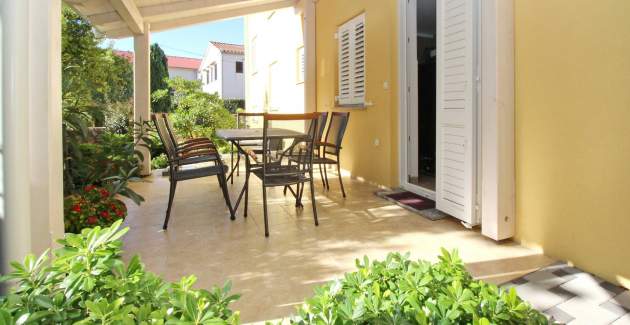 Apartment Gorica 1 Nr.1 – mit Pool, 200 m vom Strand entfernt