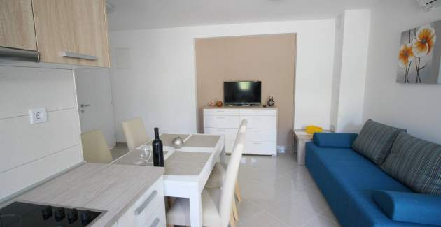 Apartment Gorica 1 Nr.1 – mit Pool, 200 m vom Strand entfernt