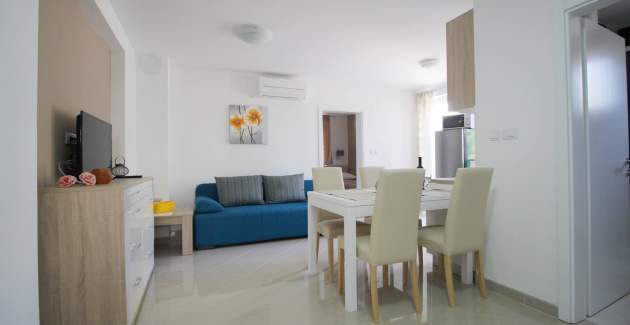 Apartment Gorica 1 Nr.1 – mit Pool, 200 m vom Strand entfernt