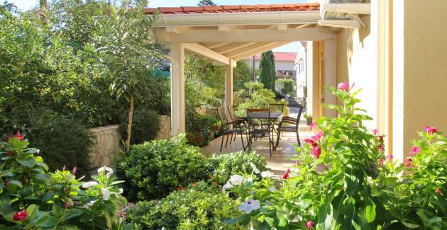 Apartment Gorica 1 Nr.1 – mit Pool, 200 m vom Strand entfernt