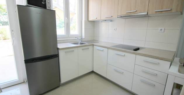 Apartment Gorica 1 Nr.1 – mit Pool, 200 m vom Strand entfernt